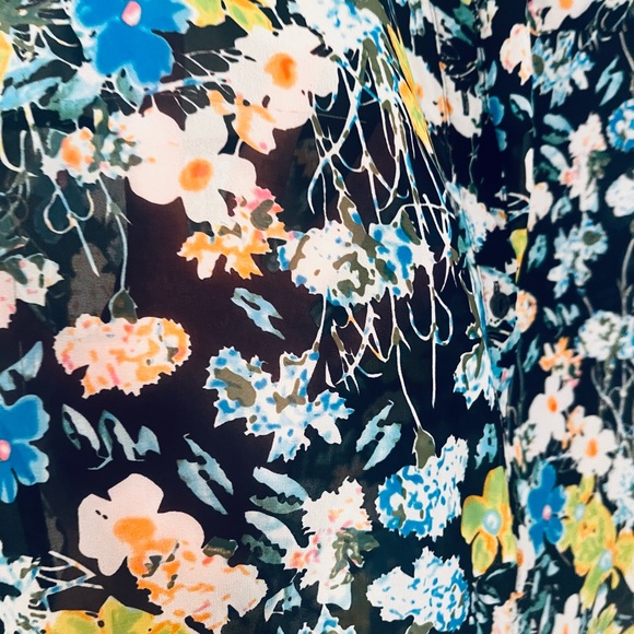 Floral blouse with mesh panel open back. Fun and cute! Bought from Nordstrom. - Picture 4 of 4